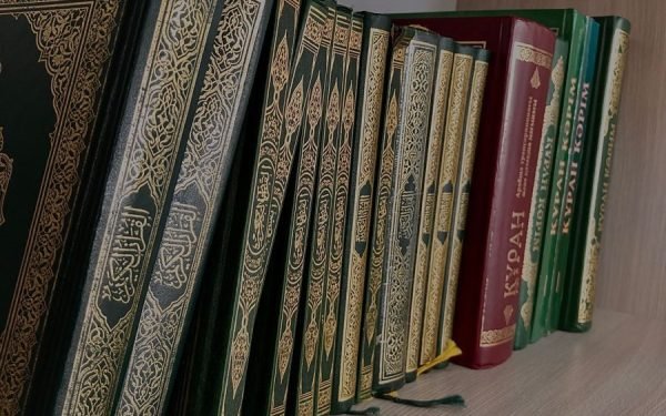 quran shelfs
